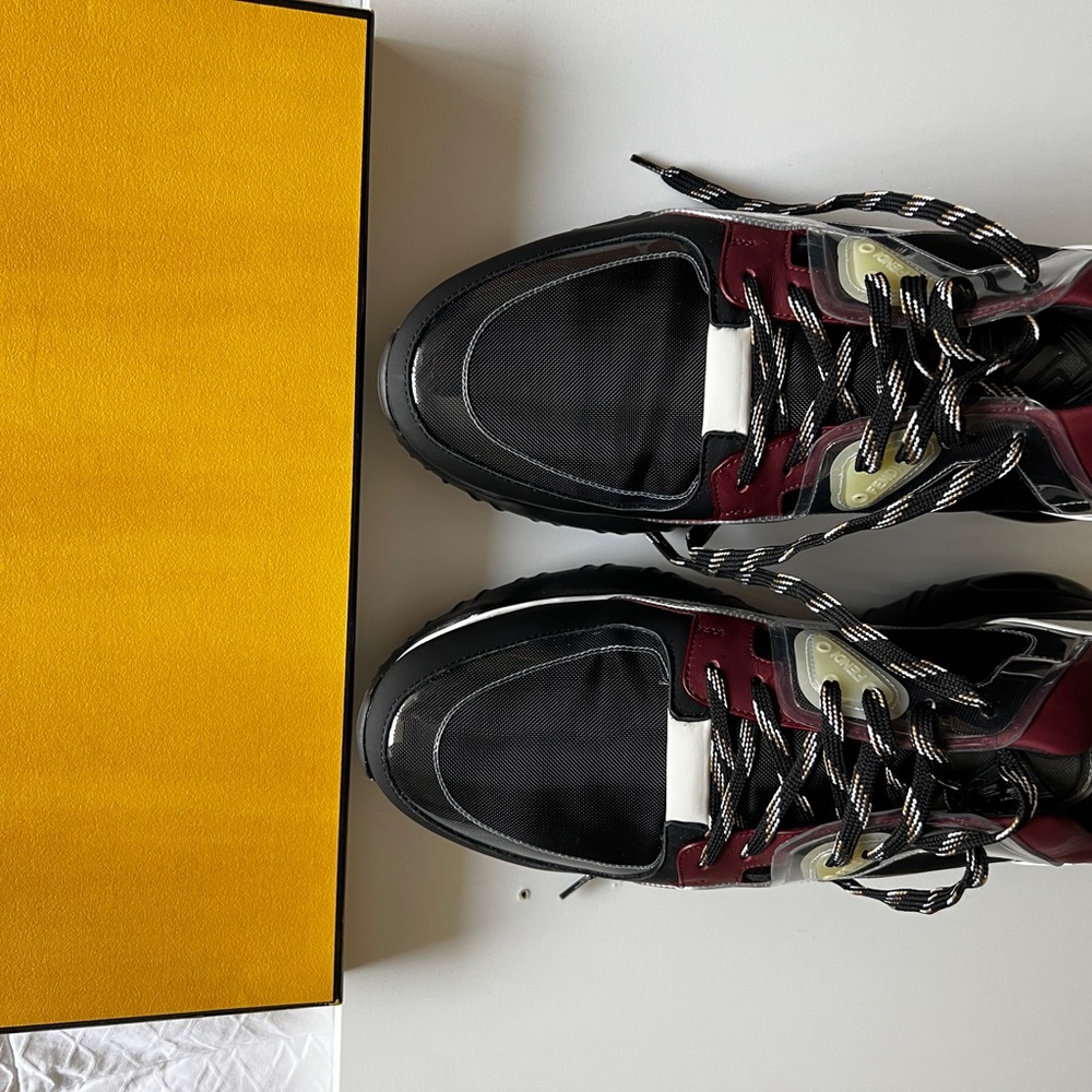 FENDI Flow Low-Top Sneakers – Size 11 – New in Box – $900 Retail